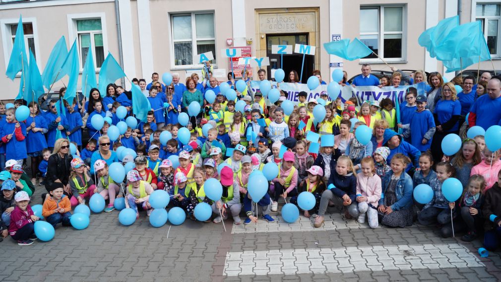 Ulicami Grójca przeszedł Niebieski Marsz dla Autyzmu